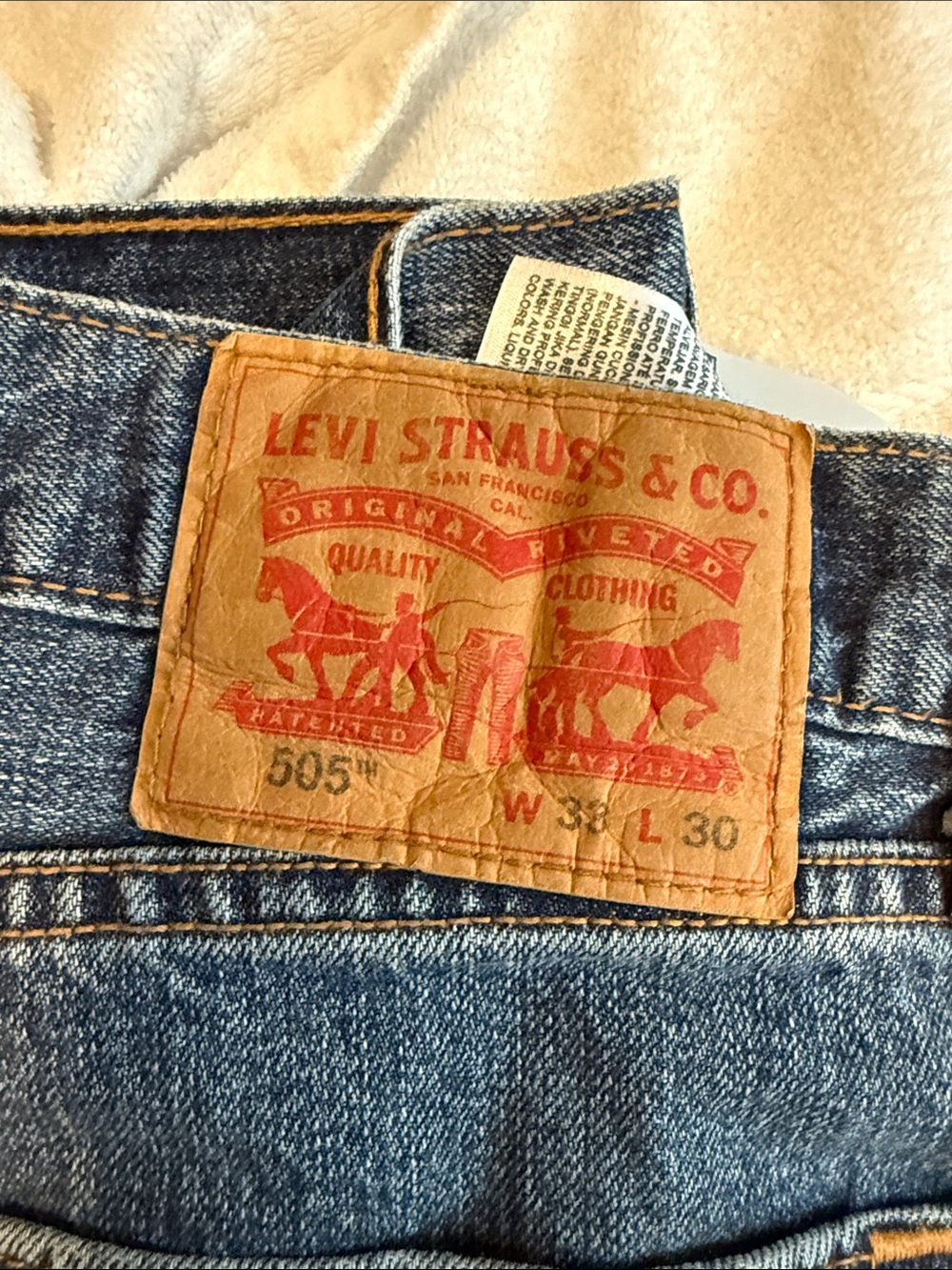 Levi's Men's Straight Leg Jeans in Medium Blue Denim - Picture 2 of 4